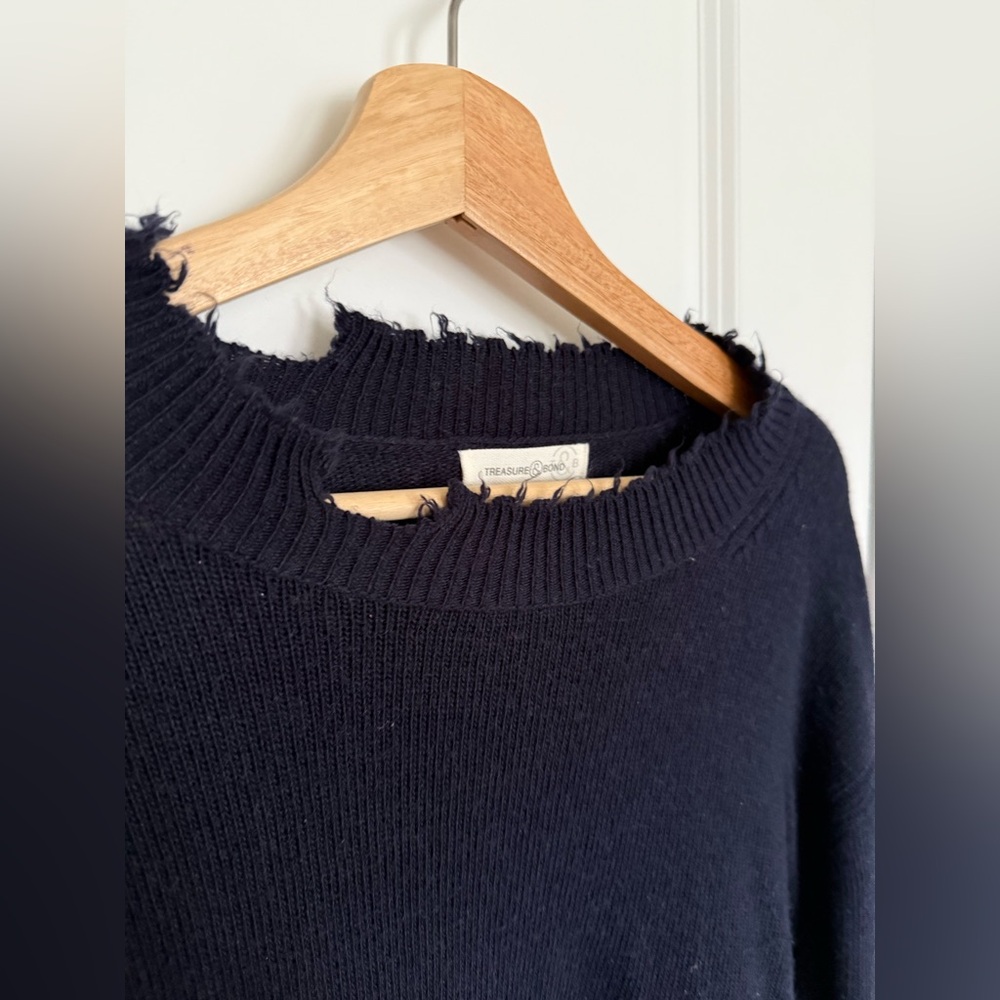 Treasure Bond Women's Distressed Sweater in Navy Size M - Picture 3 of 6